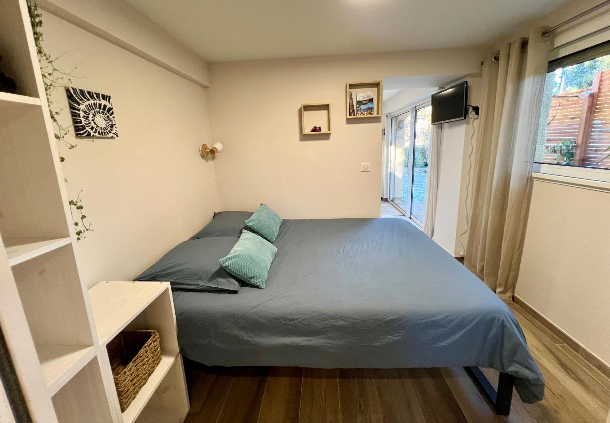 Studio With Private Car Park And Air Con Valbonne Buitenkant foto