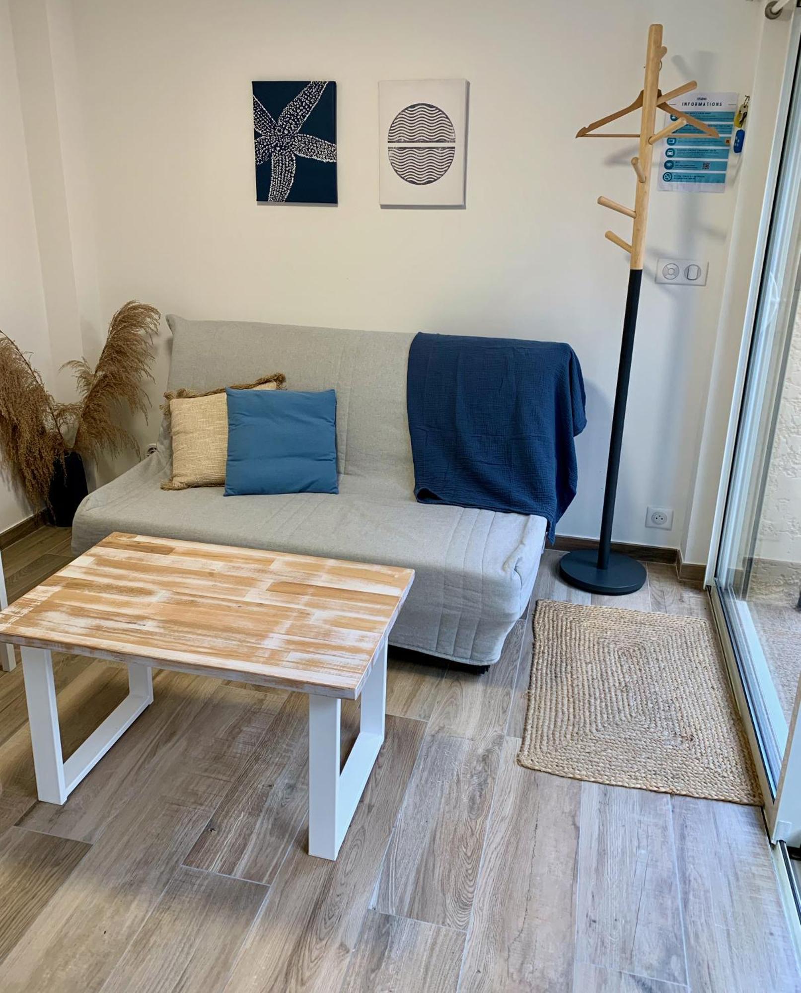 Studio With Private Car Park And Air Con Valbonne Buitenkant foto
