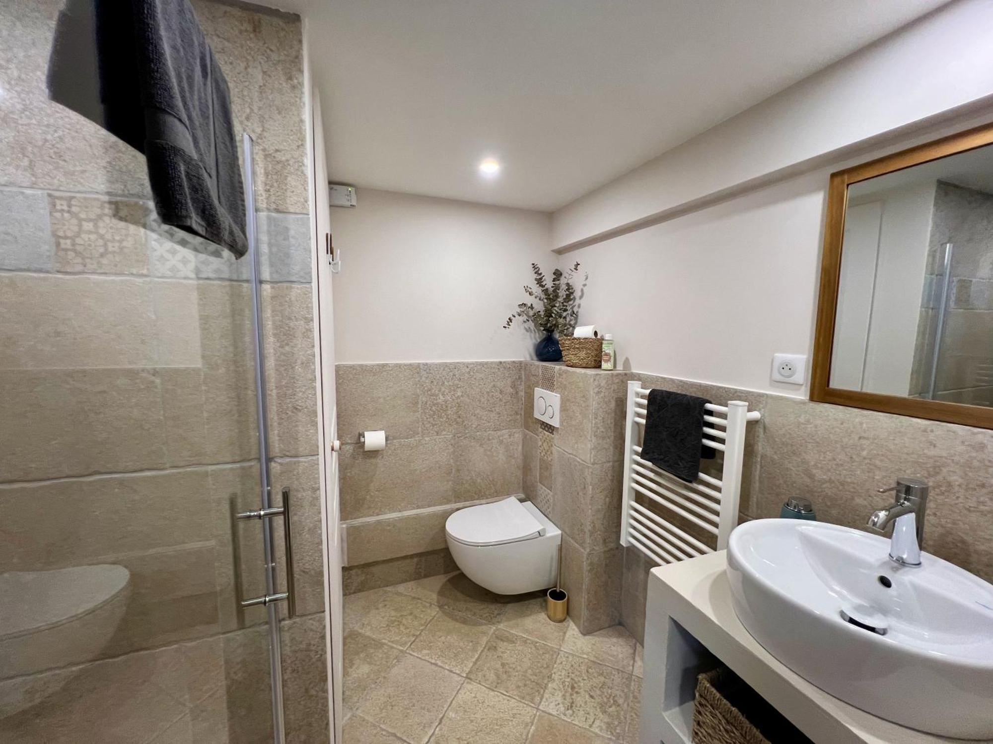 Studio With Private Car Park And Air Con Valbonne Buitenkant foto